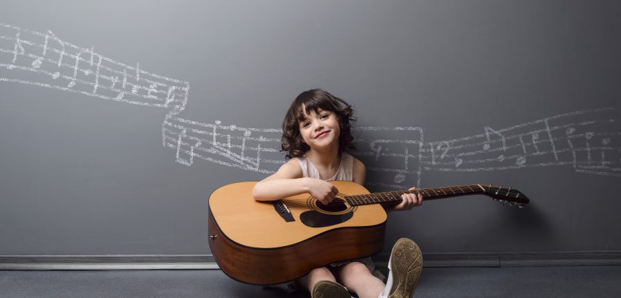 Motivos para o filho fazer musicalização infantil