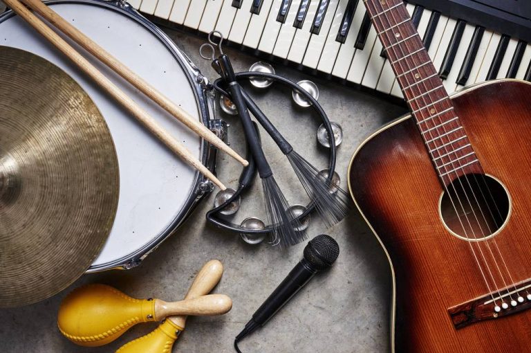 Instrumentos para formação de uma banda